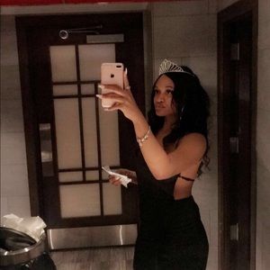 Meet your Posher, Kiana